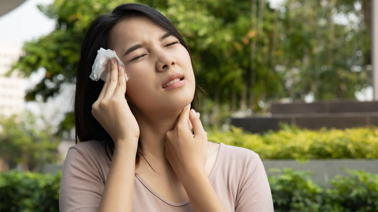 woman experiencing humid heat