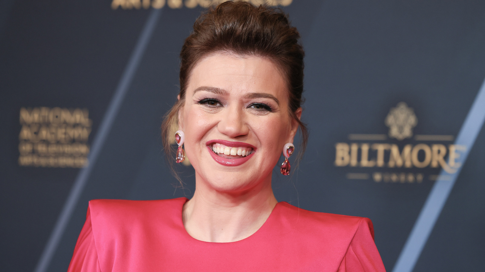 <a href="https://www.healthdigest.com/2291418/celebrities-extreme-showering-habits/" target="_blank">5 Celebrities With Extreme Showering Habits</a>