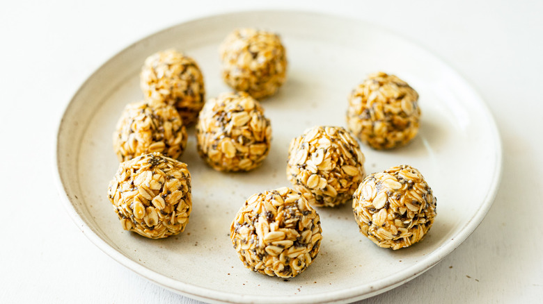 5-ingredient peanut butter energy bites on plate