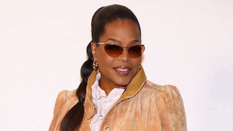 Oprah Winfrey posing