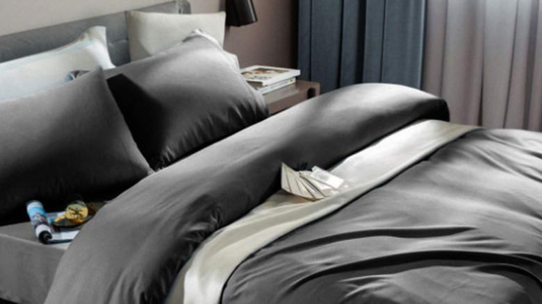 soft bed sheet