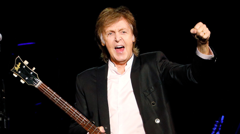 Paul McCartney cheering