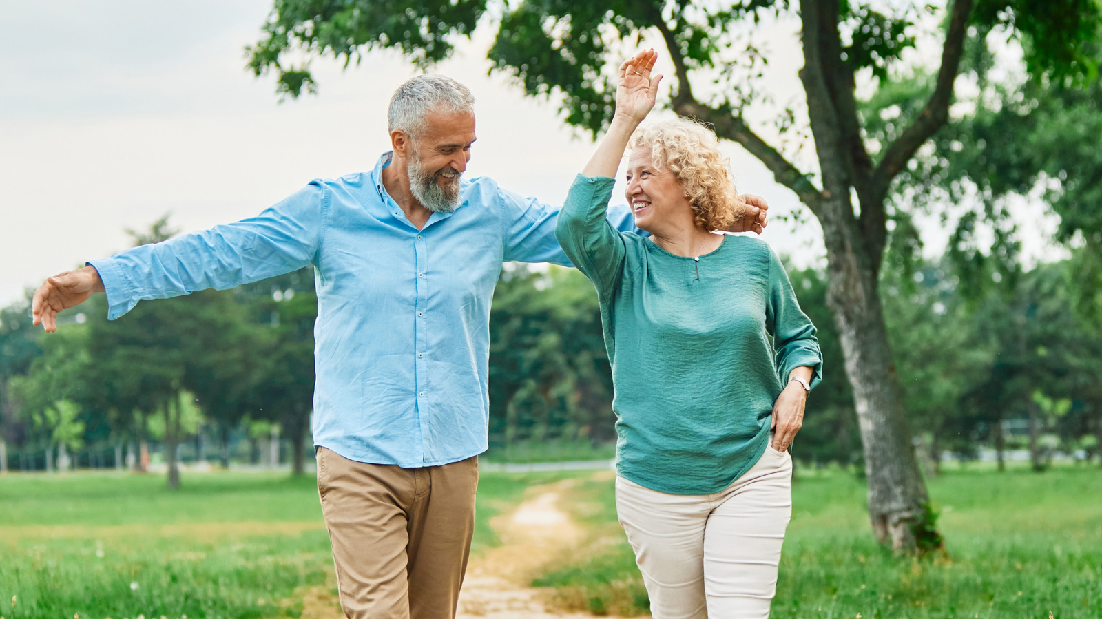 <a href="https://www.healthdigest.com/1726981/vitamins-minerals-healthy-aging-prevent-heart-attack-stroke-dementia/" target="_blank">A Mineral You Need For Healthy Aging Can Prevent Heart Attacks, Strokes, And Dementia Too</a>