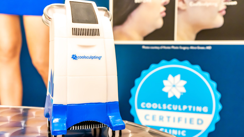 CoolSculpting machine and badge