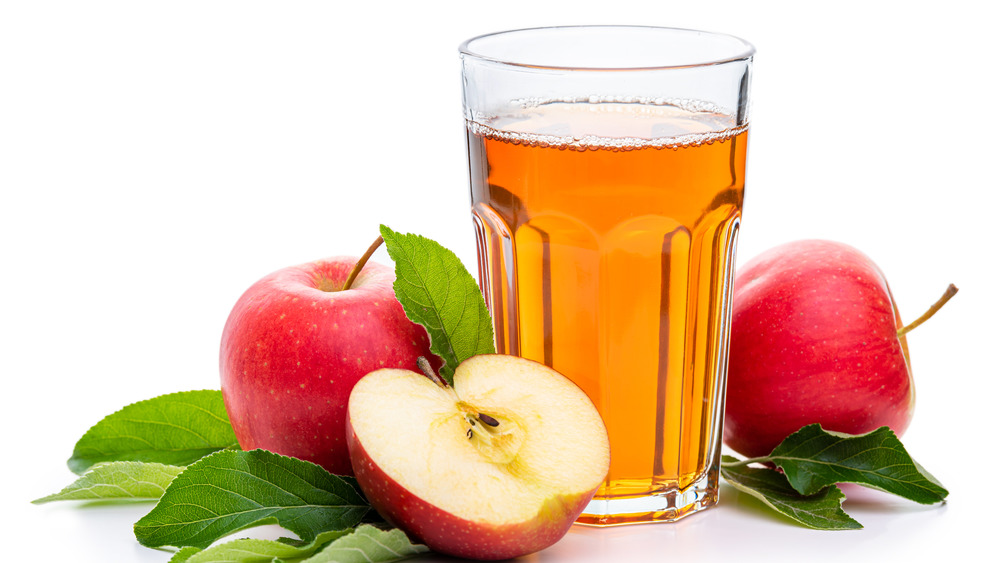 apples and apple juice 