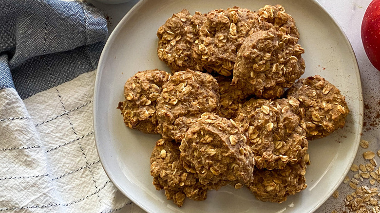 applesauce cookies on plate 