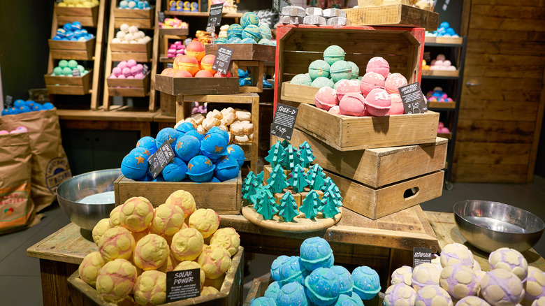 Bath bombs in boxes