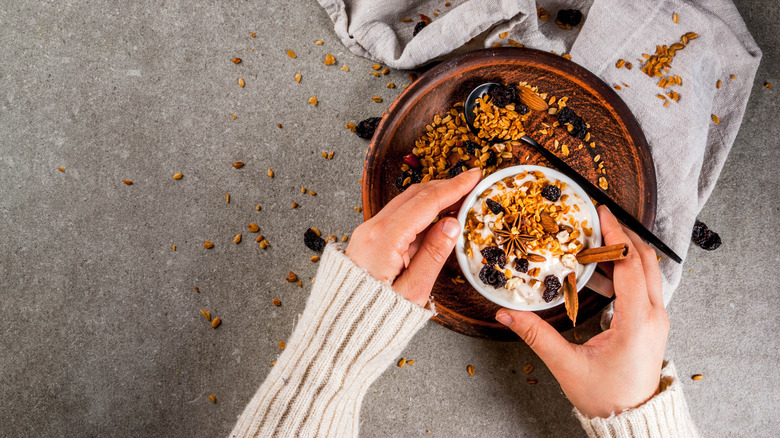 raisins with granola