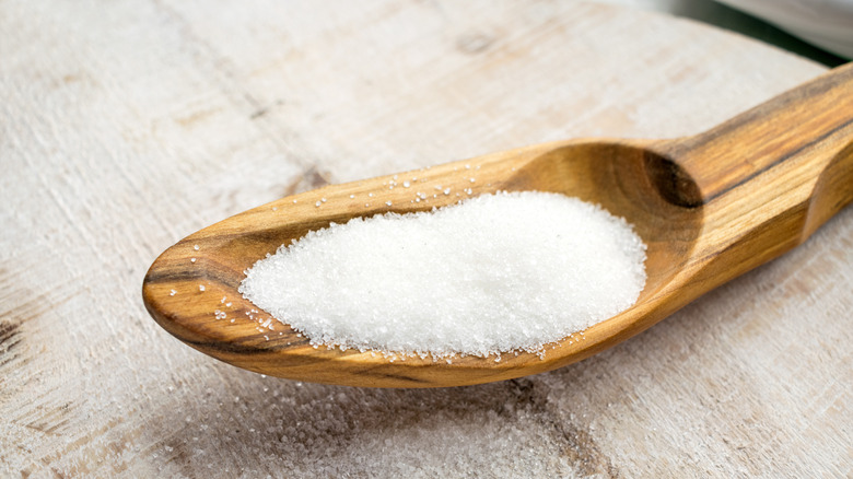 wooden spoon with artificial sweetener