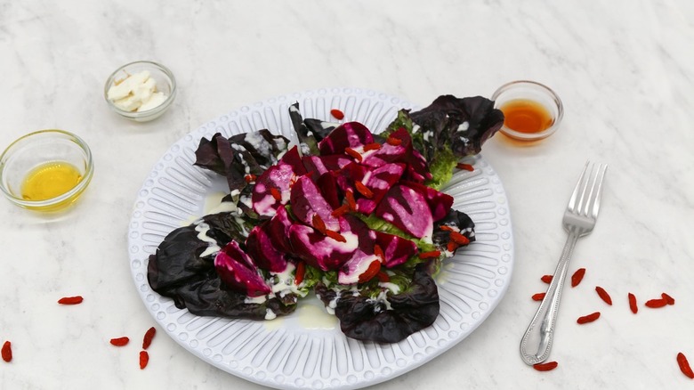 beet salad with dressing