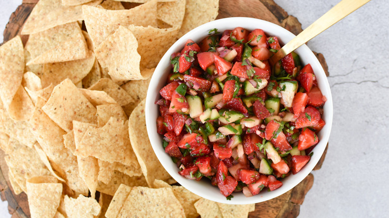 strawberry salsa in bowl