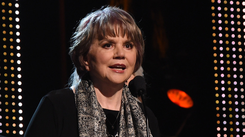 Linda Ronstadt giving a speech
