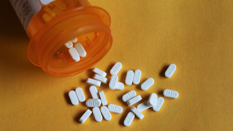 spilled bottle of buspirone pills