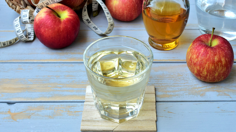 apple cider vinegar in water