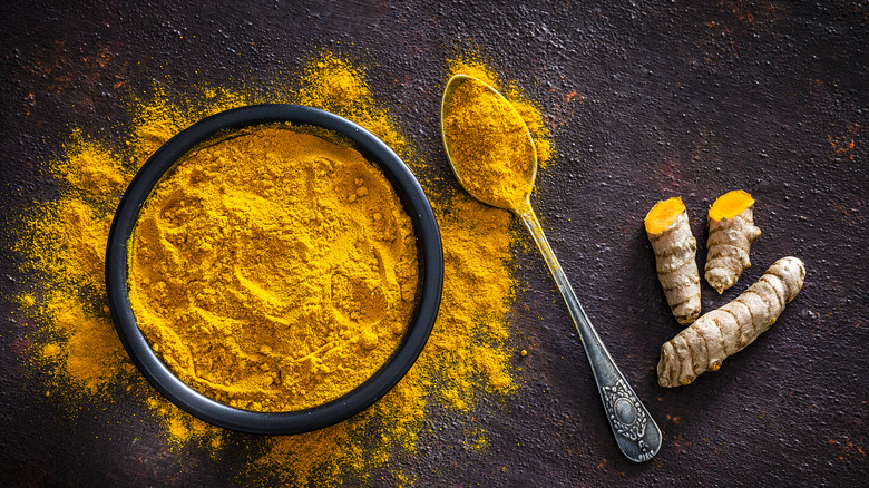 Turmeric root and powder