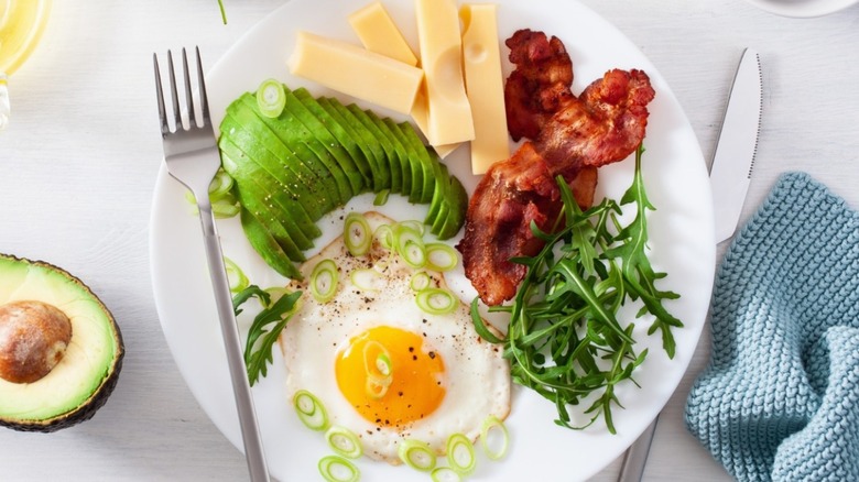 keto breakfast plate