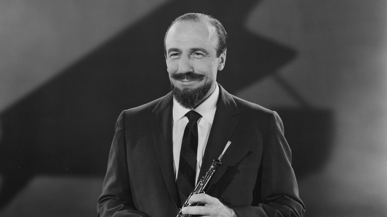 Mitch Miller performing