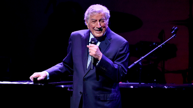 Tony Bennett performing