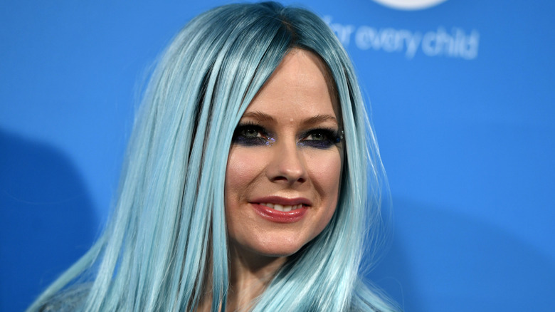 Avril Lavigne blue hair