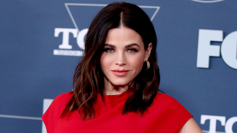 Jenna Dewan in red dress