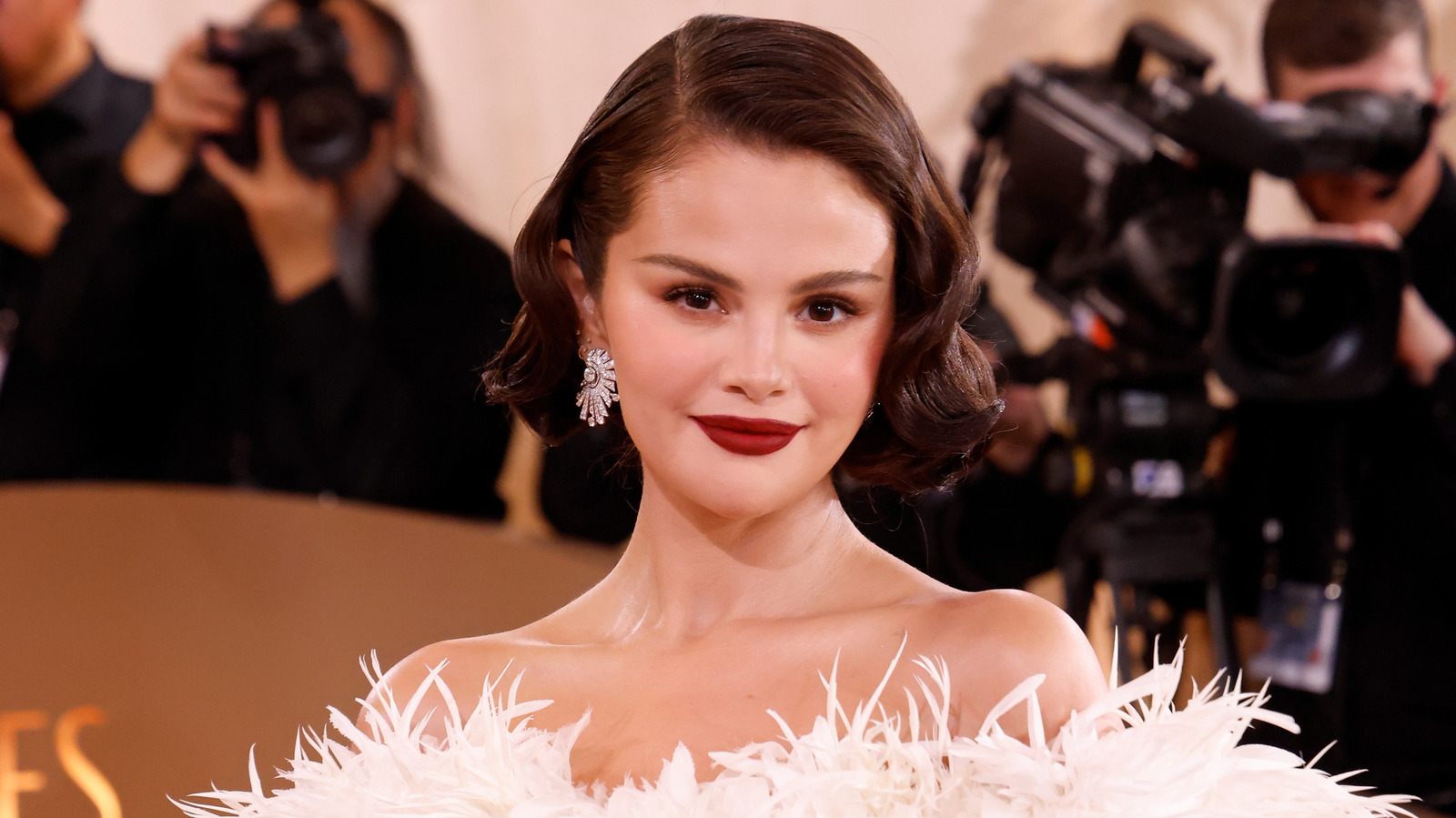 <a href="https://www.healthdigest.com/2281000/celebs-who-hid-lupus-diagnoses-from-the-world/" target="_blank">5 Celebrities Who Kept Their Lupus Diagnoses From The Spotlight</a>
