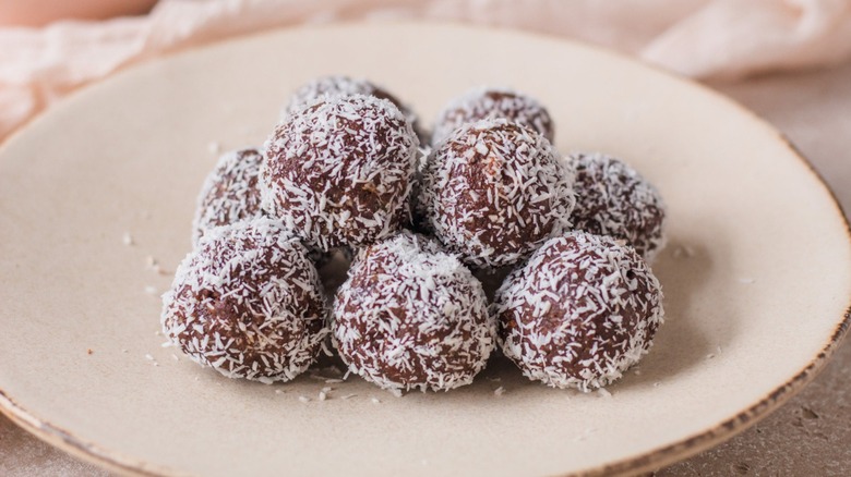 chocolate coconut energy bites