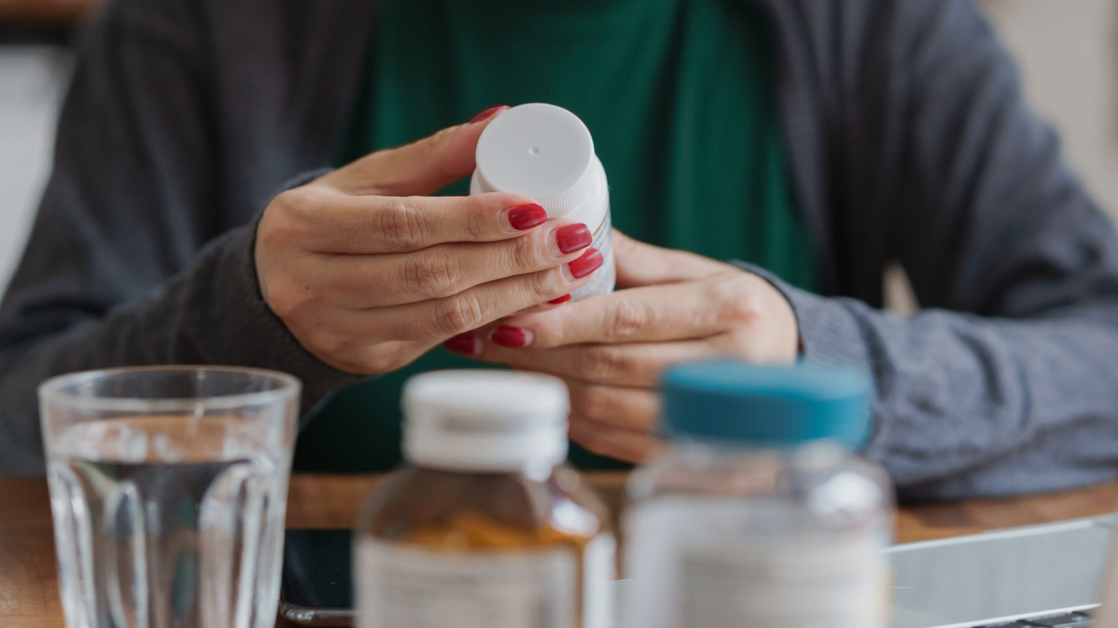 <a href="https://www.healthdigest.com/1750208/side-effect-of-cholesterol-medicine-statins-unexpected-effect-on-sleep/" target="_blank">Cholesterol Medication Can Have An Unexpected Effect On Your Sleep</a>