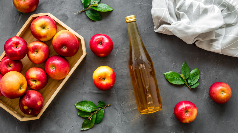 A container of apple cider vinegar