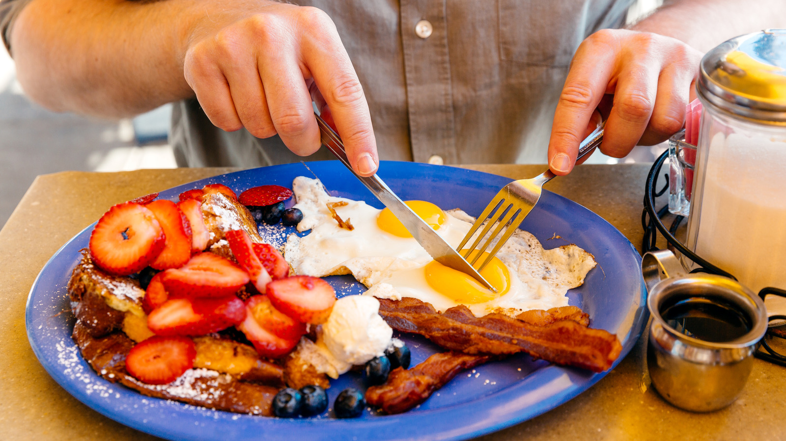 <a href="https://www.healthdigest.com/1750985/do-egg-make-you-fart/" target="_blank">Do Eggs Make You Fart More? Here’s The Real Answer</a>