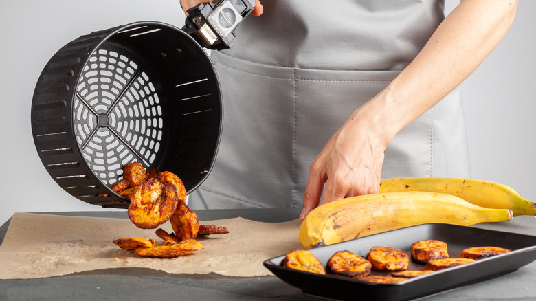 food out of nonstick air fryer basket