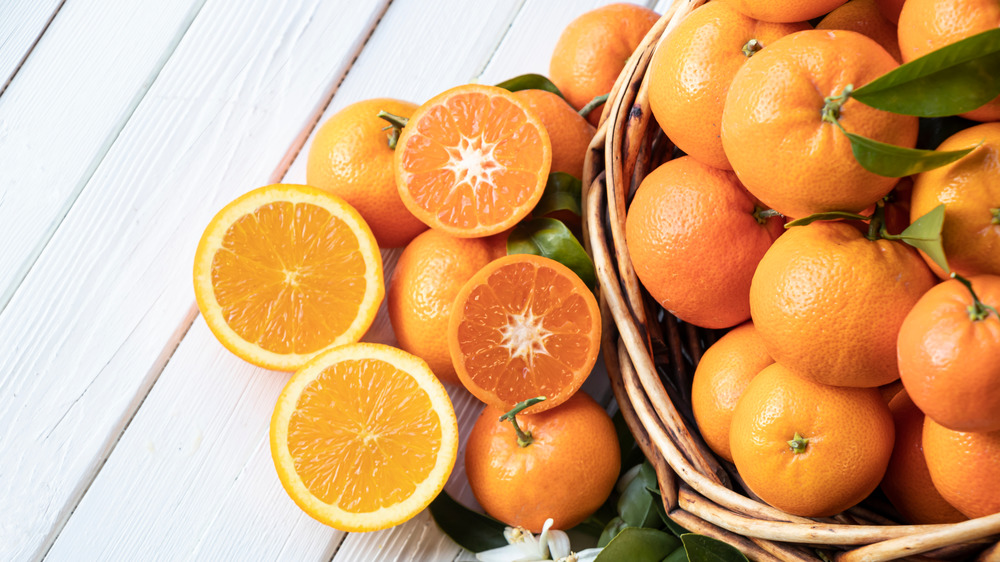 A basket of oranges