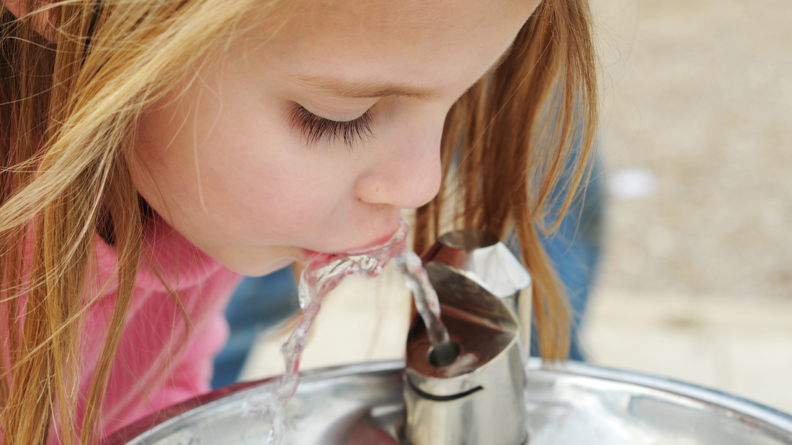 <a href="https://www.healthdigest.com/1835314/robert-f-kennedy-jr-cdc-stop-recommending-fluoride-water/" target="_blank">Does Robert F. Kennedy Jr’s Claims About Drinking Fluoride Water Have Any Truth To It?</a>