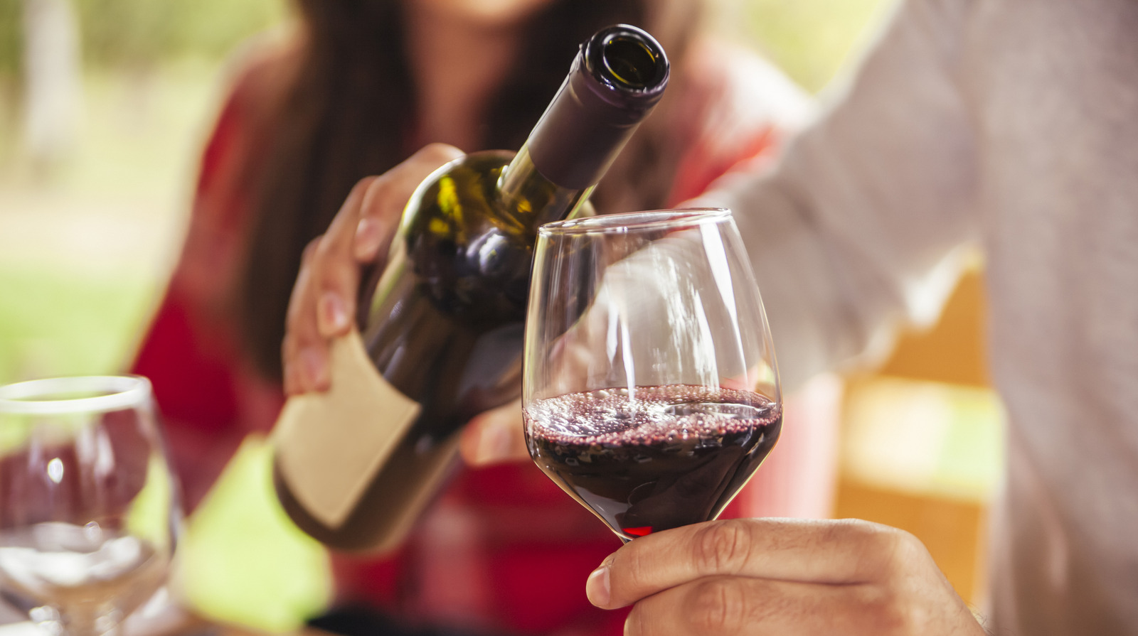 <a href="https://www.healthdigest.com/1751617/what-happens-to-blood-pressure-when-you-drink-alcohol-unexpected-effect/" target="_blank">Drinking Alcohol Has An Unexpected Effect On Your Blood Pressure (But Only Temporarily)</a>