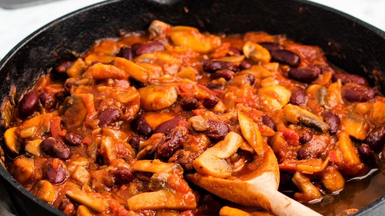 Mushroom chili in cast iron pan