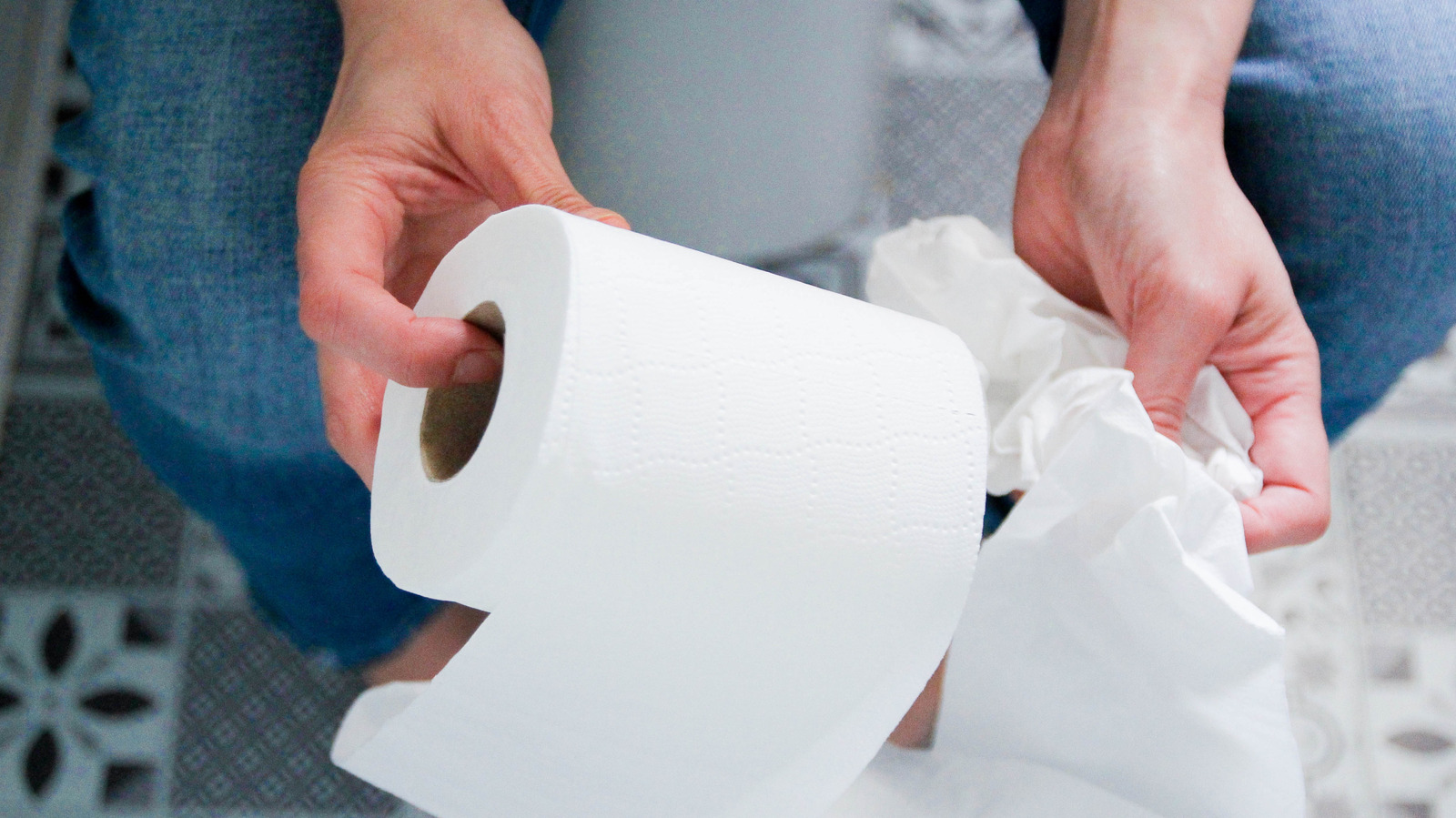 <a href="https://www.healthdigest.com/1923845/eating-vegetables-green-poop/" target="_blank">Eating Lots Of Vegetables Can Do This To Your Poop</a>