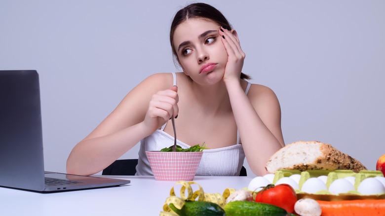 woman bored with same foods