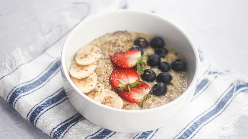 egg white oatmeal topped with fruit