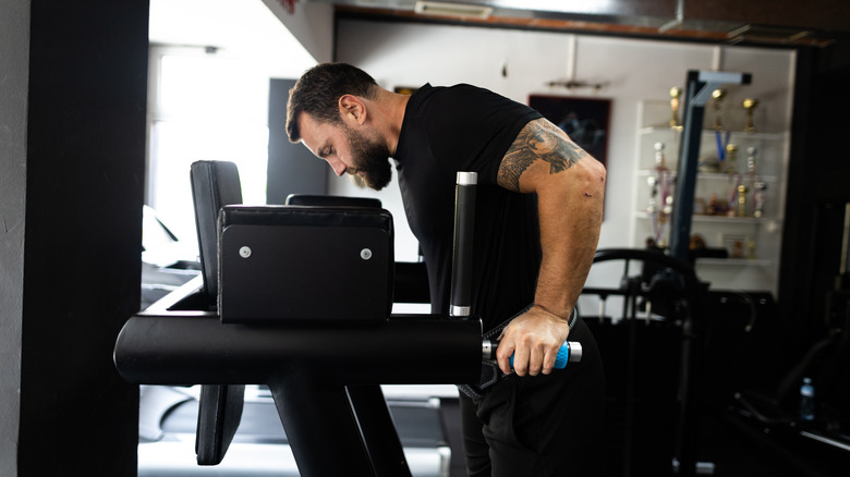 man doing chest dips
