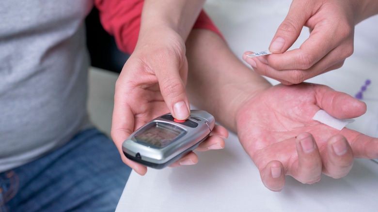 measuring blood glucose levels