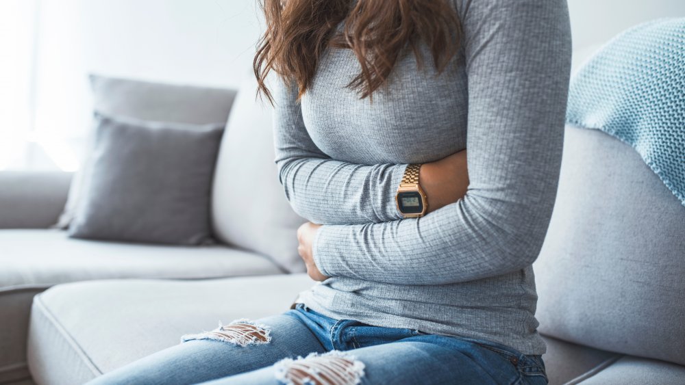 woman with abdominal pain