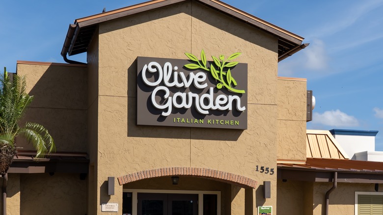 olive garden from outside