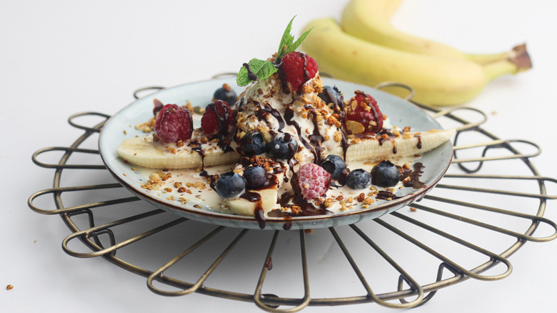 healthy banana split