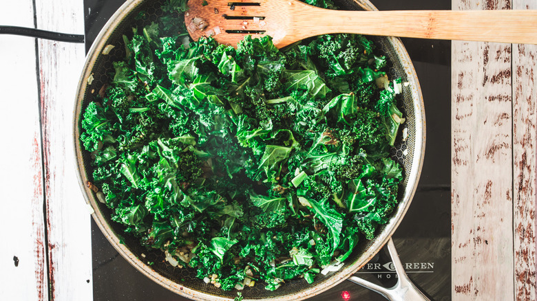 kale in pan