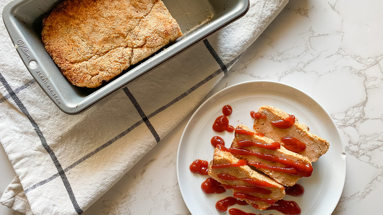 meatloaf on a plate 