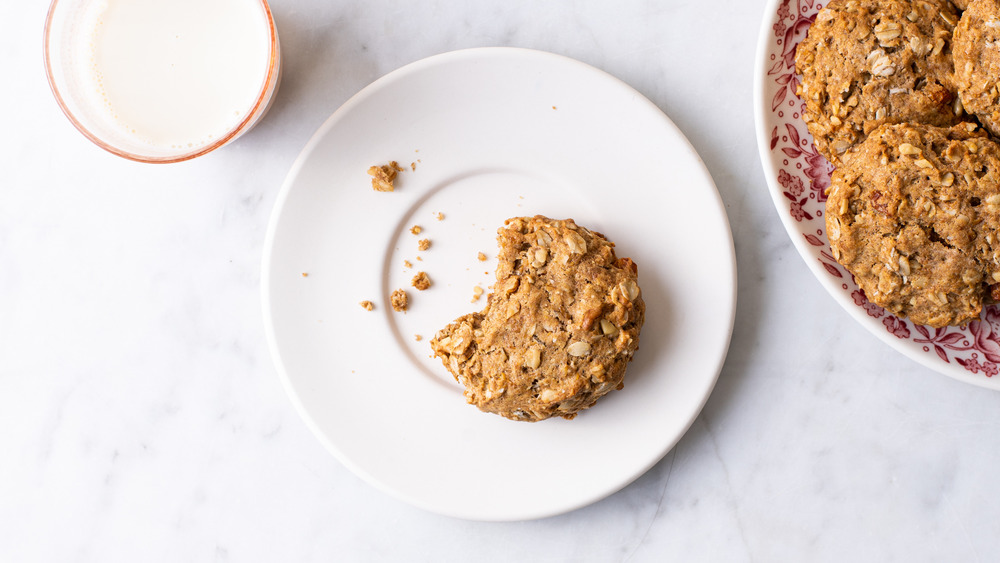 Heart-healthy oatmeal cookies served