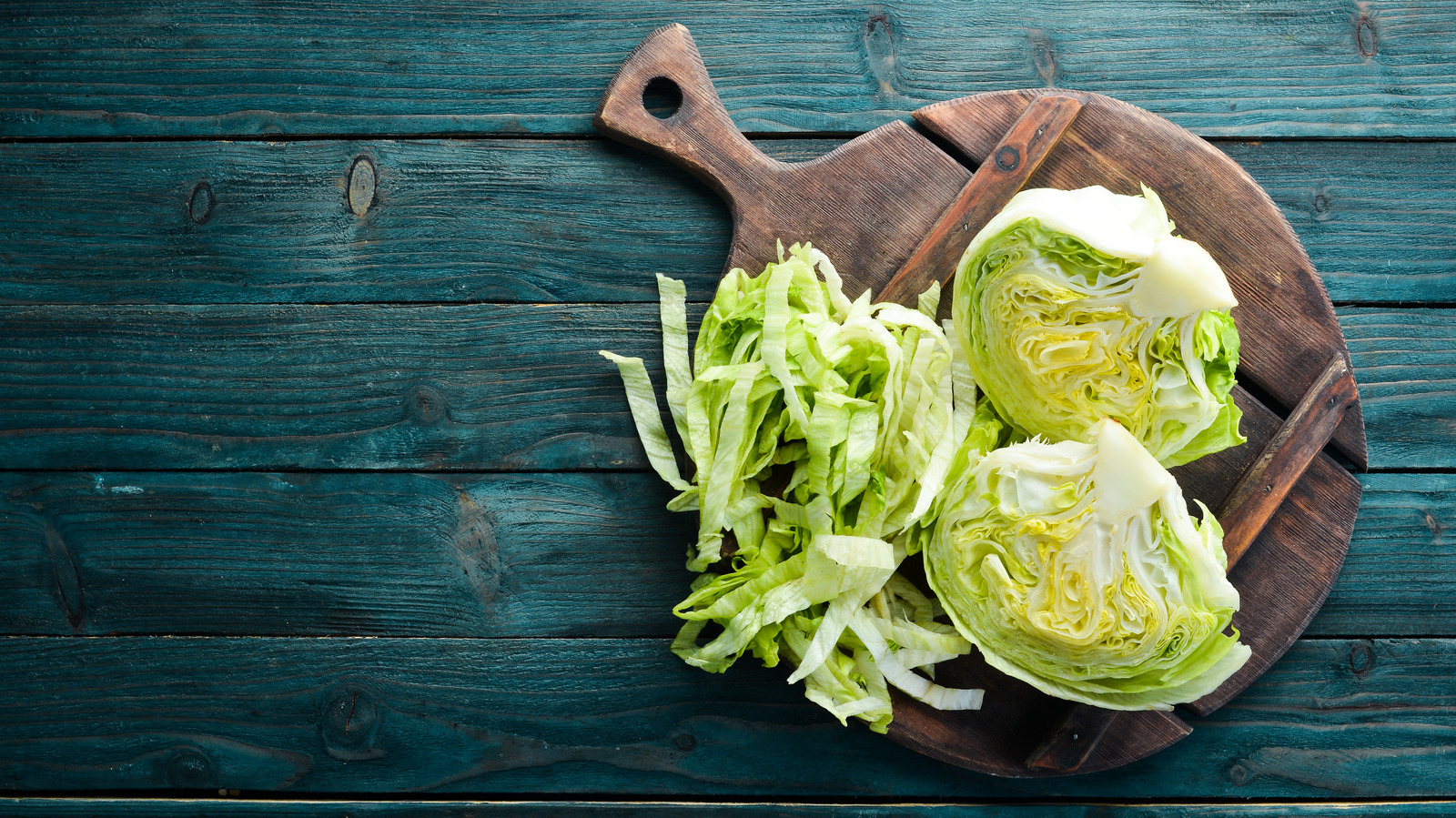 How Iceberg Lettuce Really Compares To Other Leafy Greens