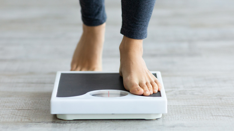 feet on scale