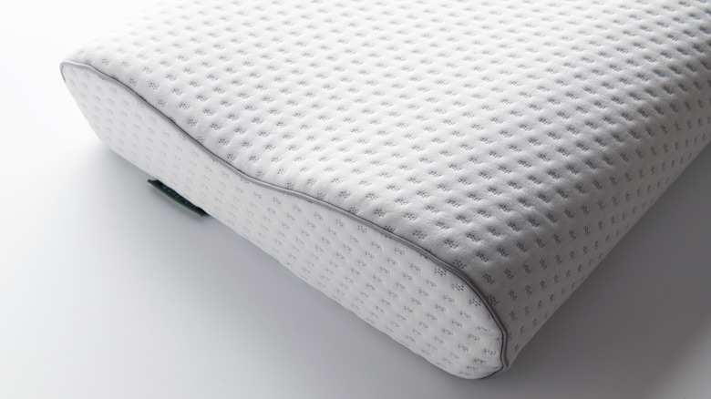 Memory foam pillow
