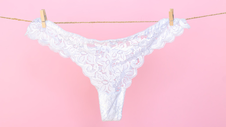 Can Thongs Cause Hemorrhoids: How to Wear Thongs Safely