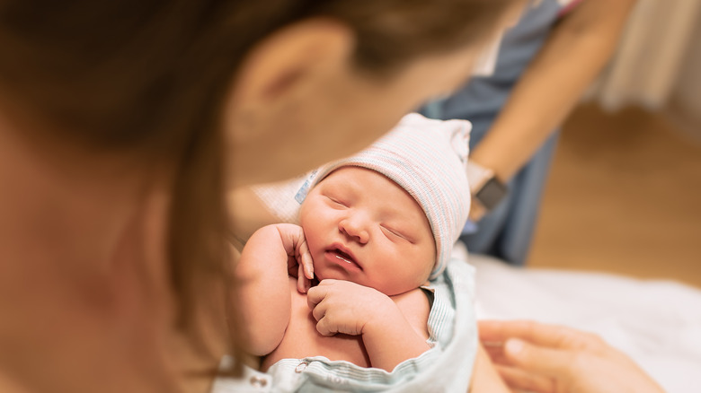 newborn baby eyes closed
